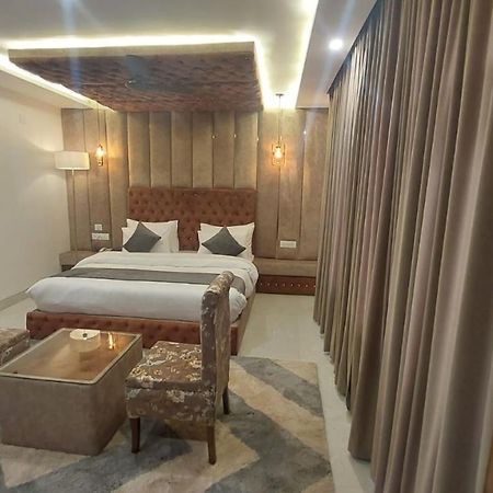 Hotel Sunshine 다람샬라 외부 사진