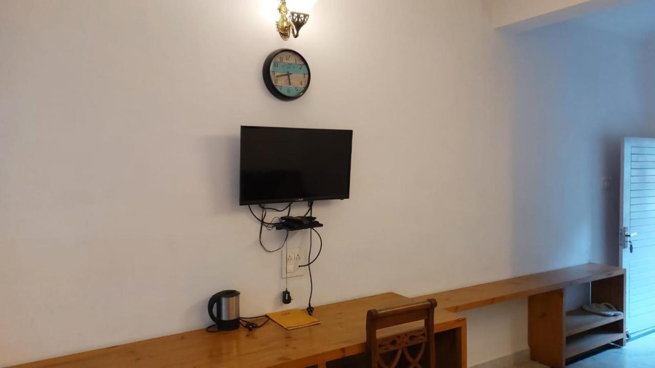 Hotel Sunshine 다람샬라 외부 사진