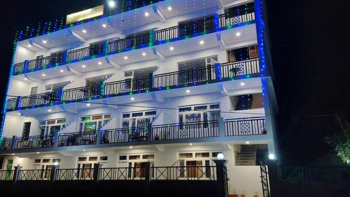 Hotel Sunshine 다람샬라 외부 사진