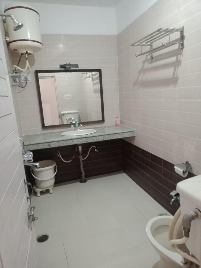 Hotel Sunshine 다람샬라 외부 사진