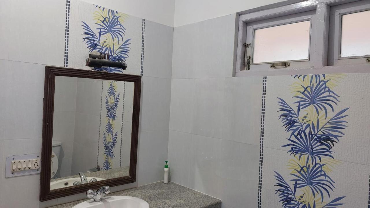 Hotel Sunshine 다람샬라 외부 사진