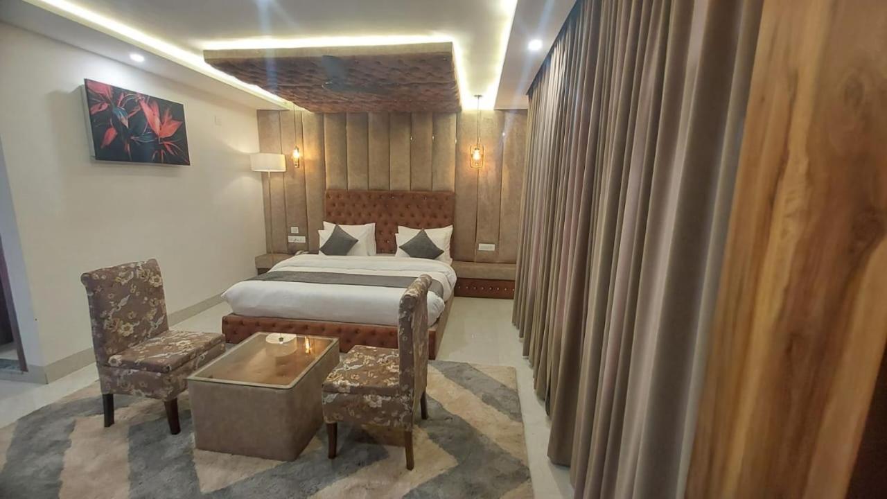 Hotel Sunshine 다람샬라 외부 사진